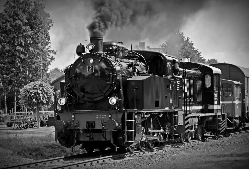 Black and white image of an old train.