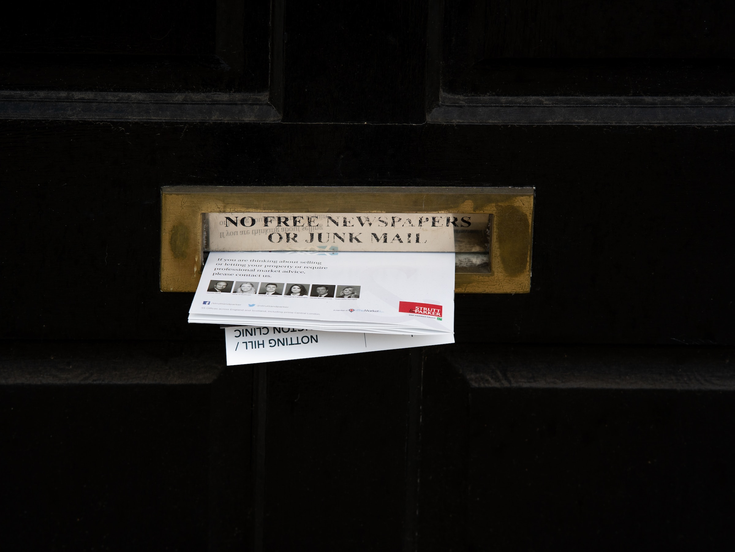 A mail slot reading
